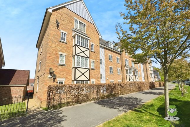 RICHARDS FIELD, CHINEHAM... 2 bed apartment for sale