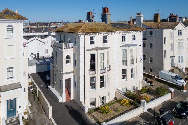 Medina Villas, Hove, BN3 1 bed flat for sale