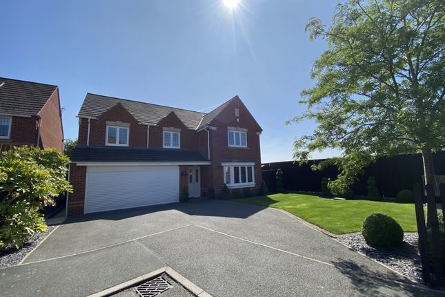 Queen Victoria Drive, Swadlincote, DE11 5 bed detached house for sale
