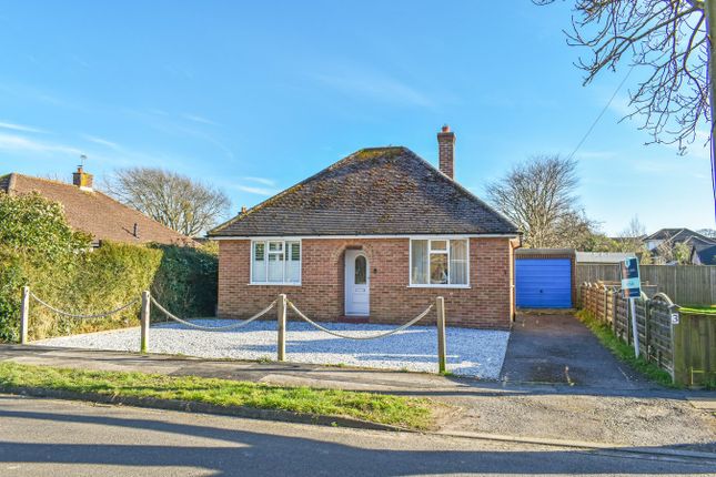 Park Road, Lymington, SO41 2 bed detached bungalow for sale