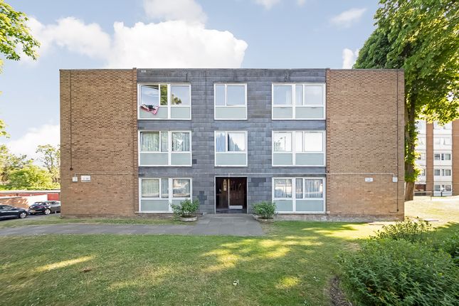 Priory Crescent, London, SE19 2 bed apartment for sale