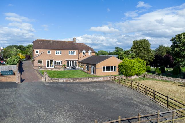 6 bedroom detached house for sale