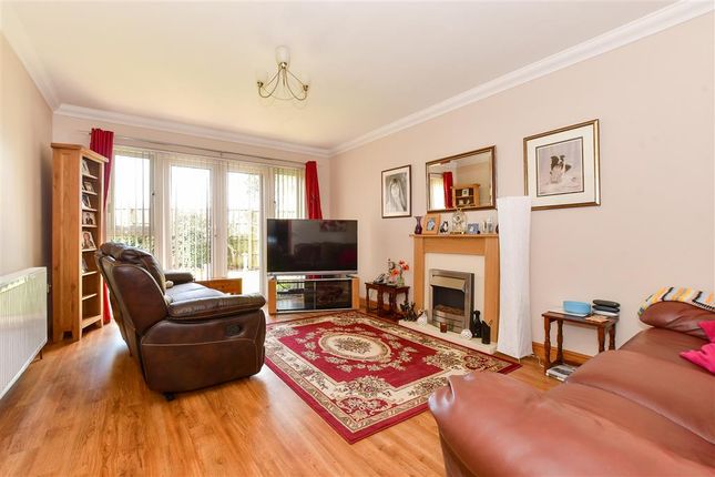 4 bed detached house