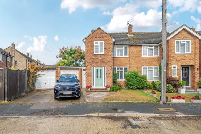 Fullerton Close, Byfleet, KT14 3 bed semi