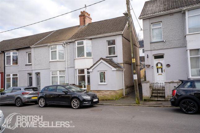 4 bedroom end of terrace house for sale