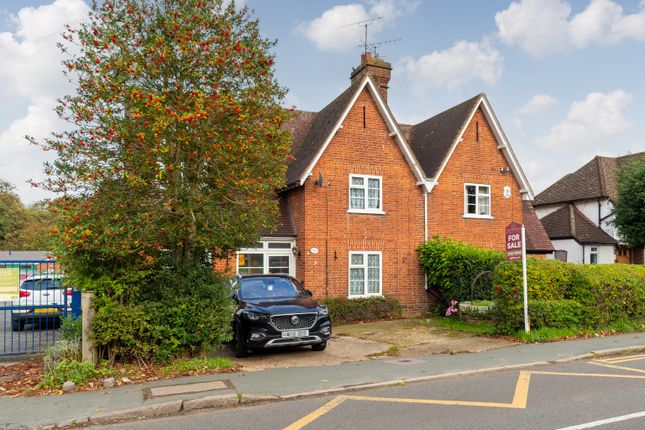 Hertford Road, Welwyn, Hertfordshire... 3 bed semi