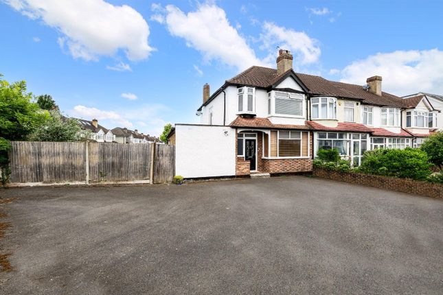 Ardrossan Gardens, Worcester Park 3 bed semi