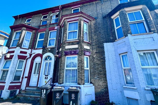 6 bed terraced house