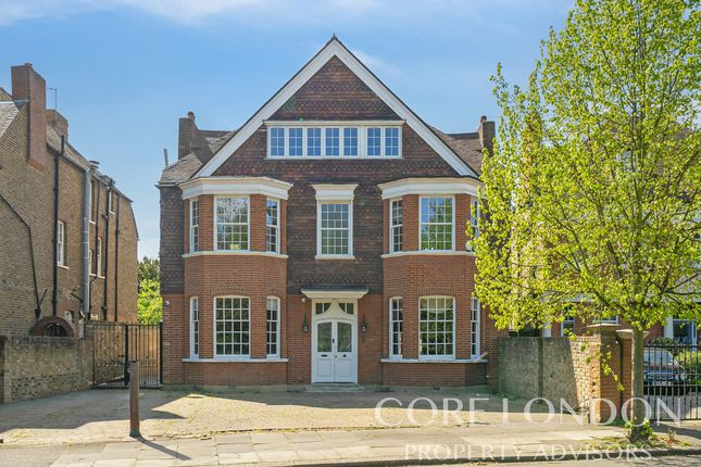 6 bedroom detached house for sale