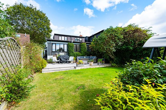 Peter Street, Ingatestone CM4 3 bed semi