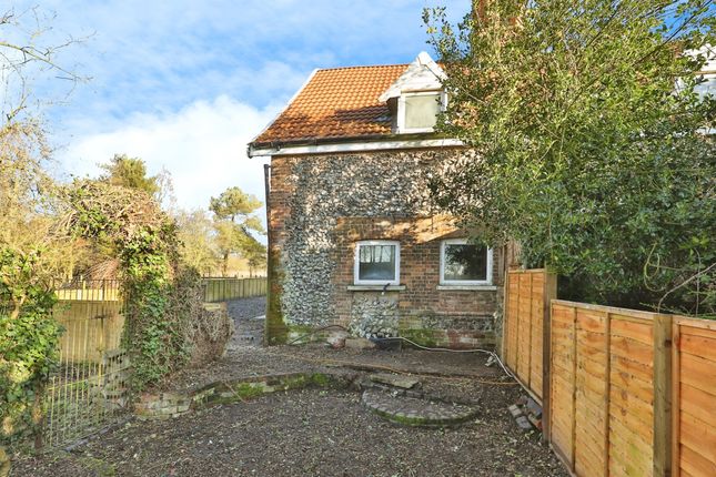 2 bedroom cottage for sale
