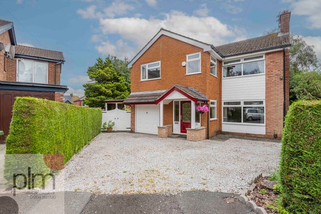 5 bed detached house