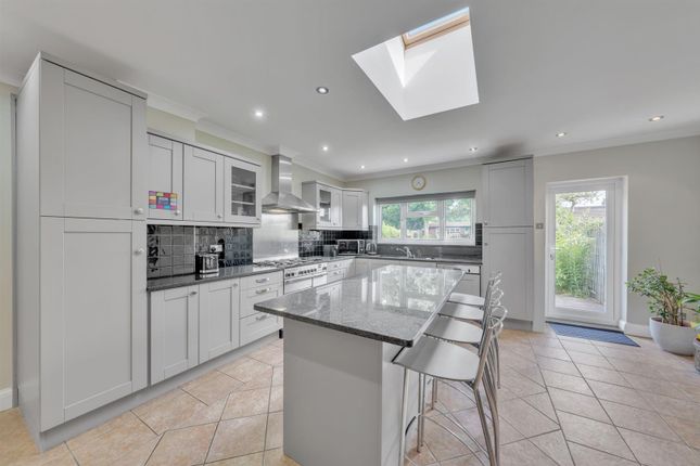 4 bed detached house