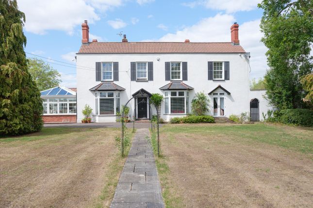 Detached house for sale