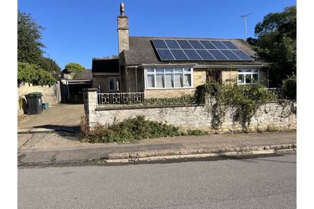 4 bedroom detached bungalow for sale