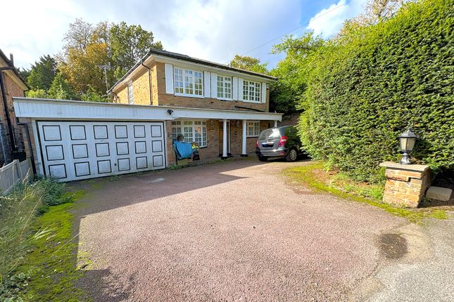 5 bed detached house