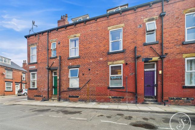 Kepler Grove, Leeds 4 bed terraced house for sale