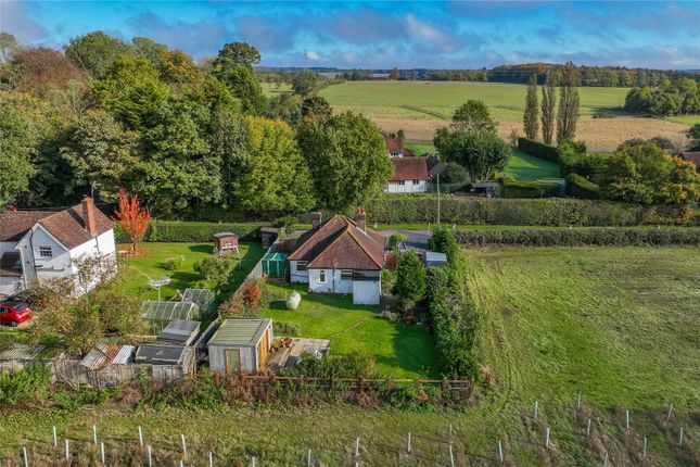 Woodrow, Amersham, Buckinghamshire, HP7 3 bed bungalow for sale