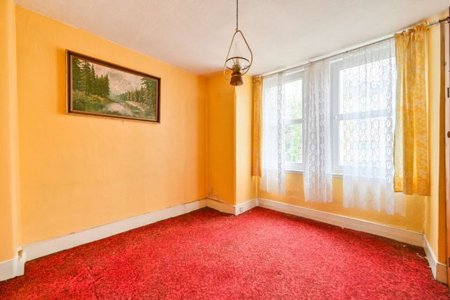 3 bedroom maisonette for sale