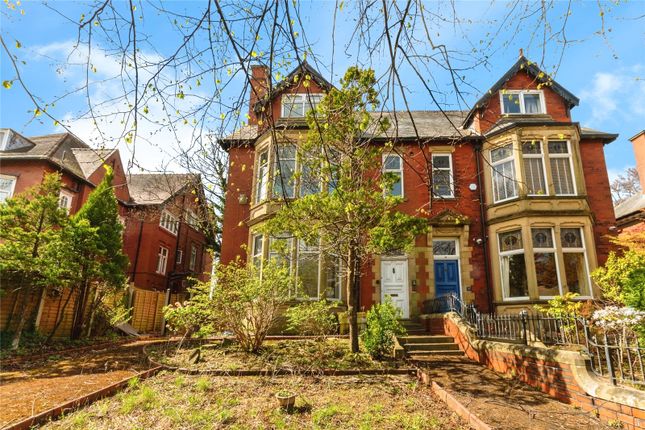 5 bedroom semi-detached house for sale
