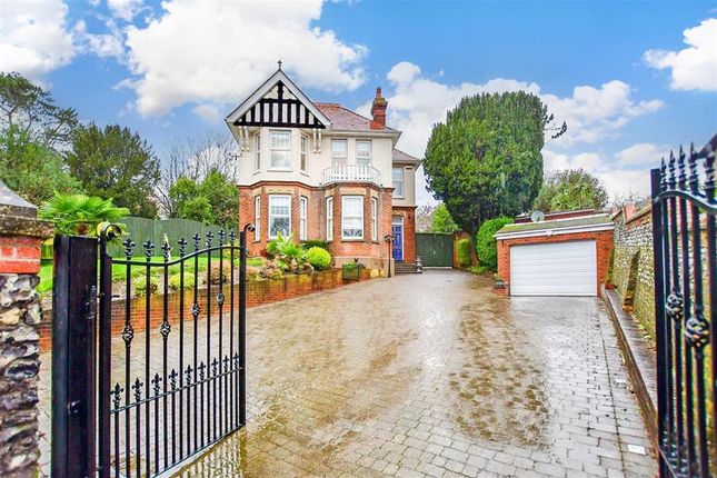 4 bed detached house