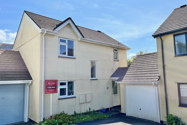 3 bedroom link detached house for sale