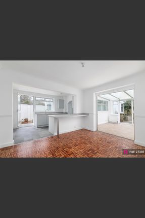 4 bedroom link detached house for sale