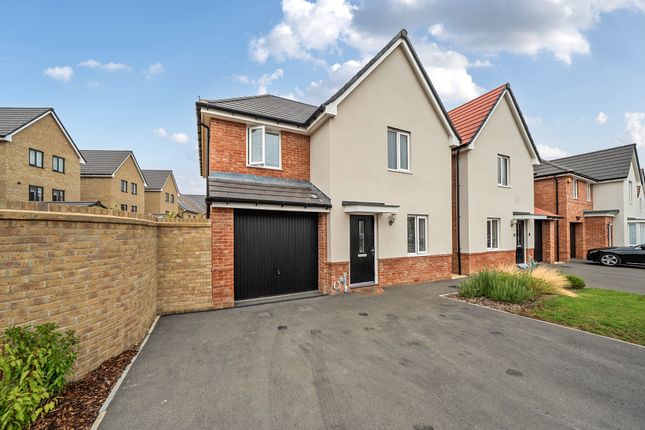 Cromer Avenue, Peterborough PE7 3 bed detached house for sale