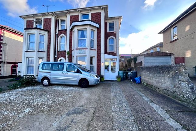 6 bedroom semi-detached house for sale
