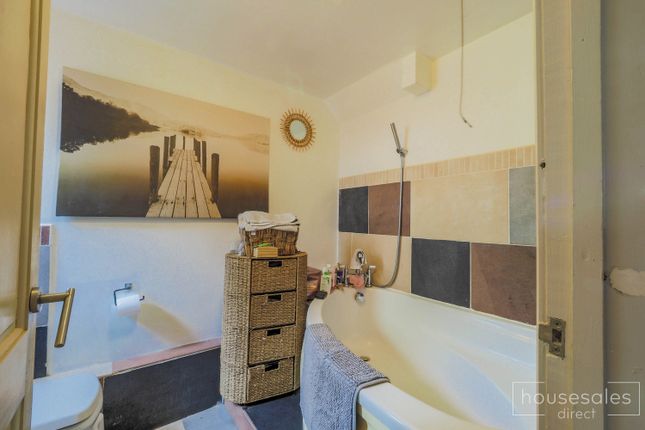 4 bed terraced house