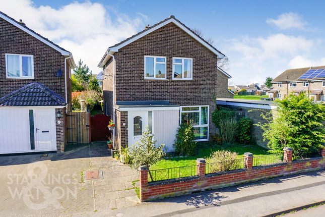 Holly Court, Wymondham, Norwich 3 bed detached house for sale