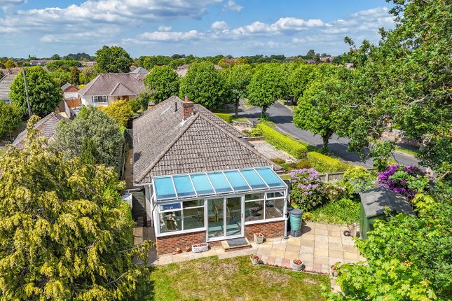 Barton Court Road, New Milton, BH25 3 bed detached bungalow for sale