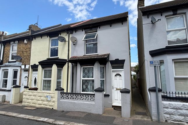Gordon Road, Gillingham, ME7 2 bed end of terrace house for sale