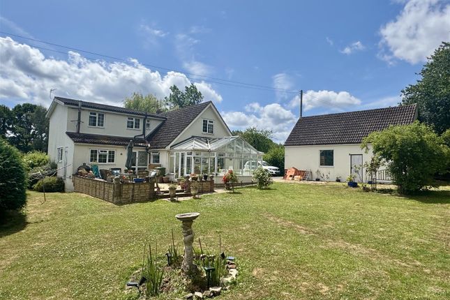 4 bed detached house
