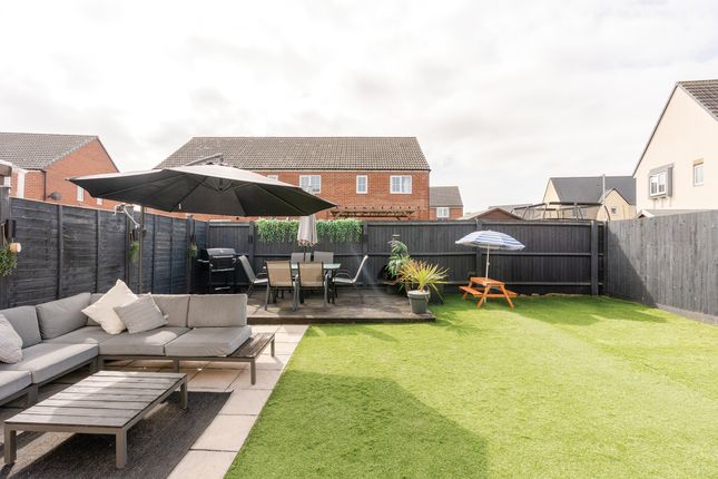 2 bedroom semi-detached house for sale
