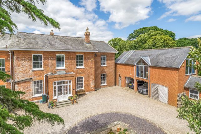 5 bedroom semi-detached house for sale