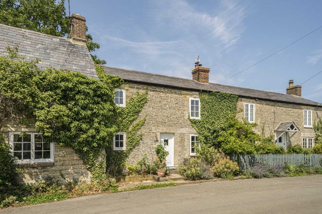 High Street, Charlton on Otmoor, OX5 3 bed terraced house for sale