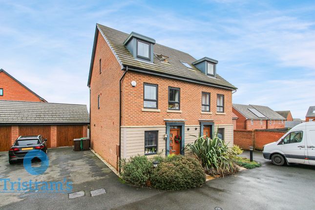3 bedroom town house for sale