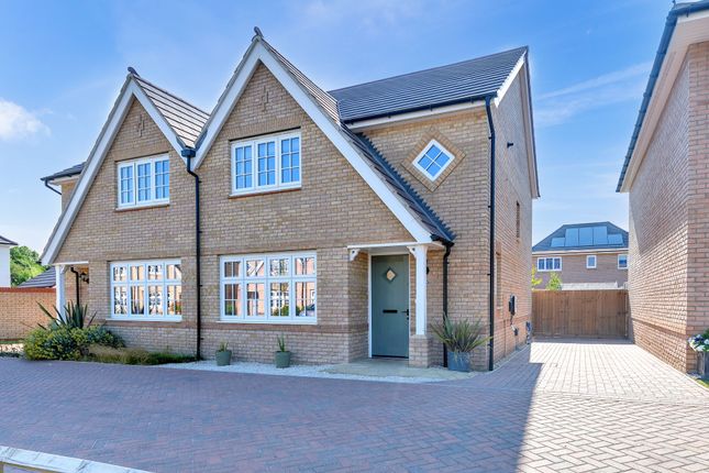Greensand Avenue, Cambridge CB22 3 bed semi