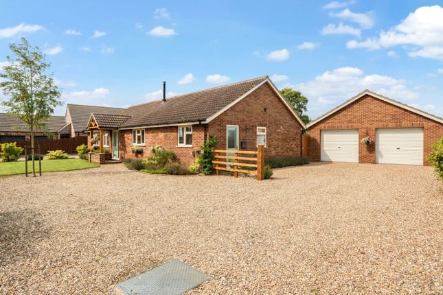 West End, Walcott, Lincoln... 3 bed detached bungalow for sale