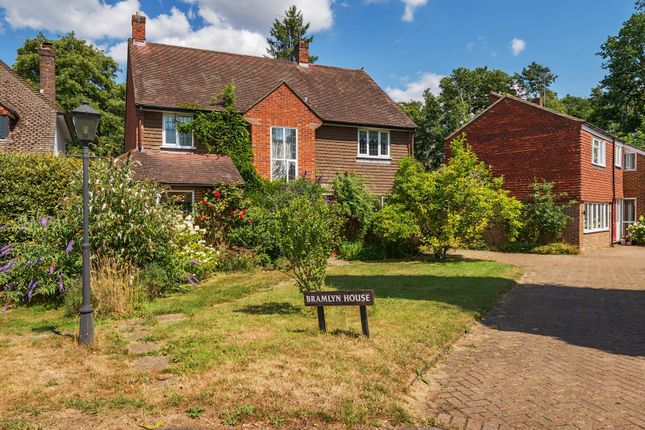 Linersh Wood Close, Bramley, GU5 4 bed detached house for sale