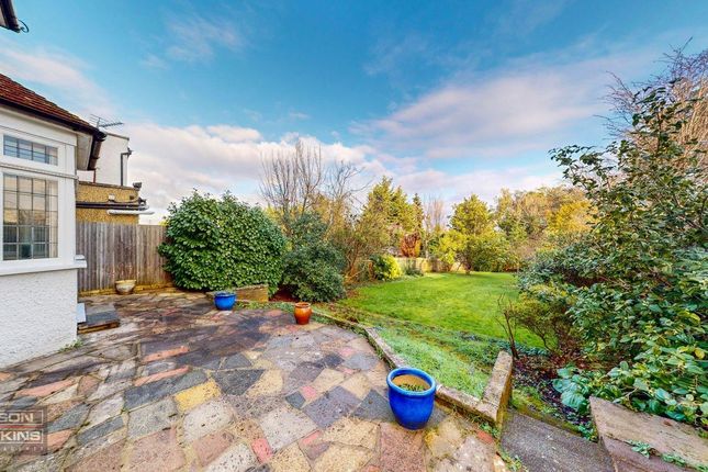 Shaftesbury Avenue, Harrow HA3 4 bed detached house for sale