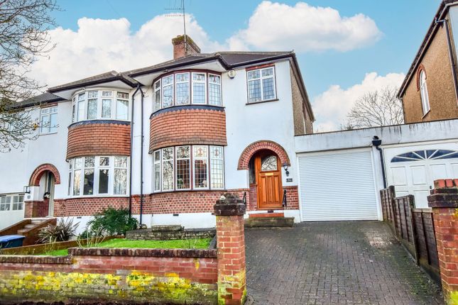 Osbourne Avenue, Kings Langley, WD4 3 bed semi
