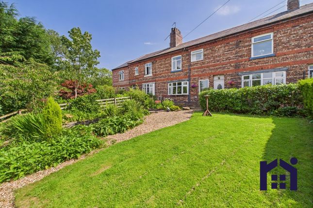 Junction Terrace, Chorley, PR7 7RS 5 bed terraced house for sale