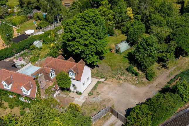 5 bedroom semi-detached house for sale
