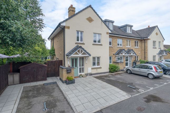 Moorlands Close, Royston SG8 3 bed end of terrace house for sale