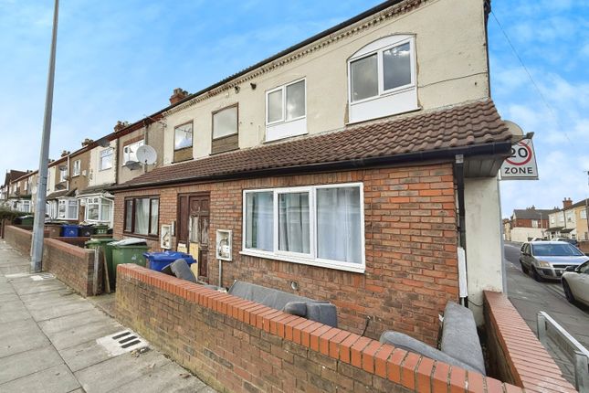Wellington Court, Lincolnshire DN32 1 bed apartment for sale