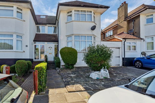 Middleton Drive, Pinner HA5 3 bed semi