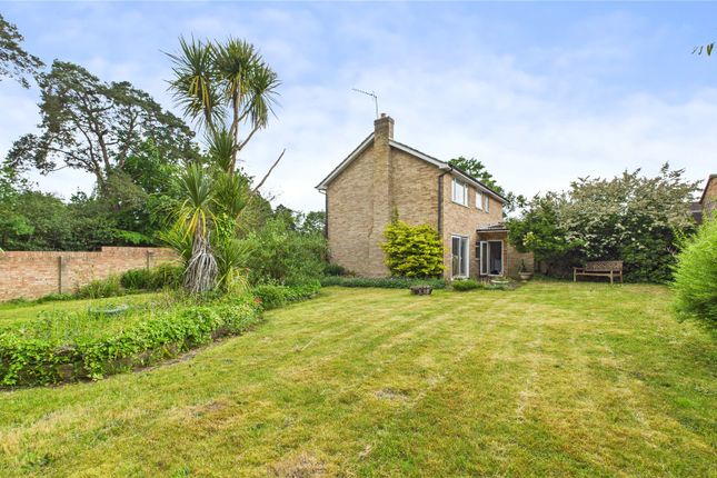 Derwent Road, Surrey GU18 4 bed detached house for sale