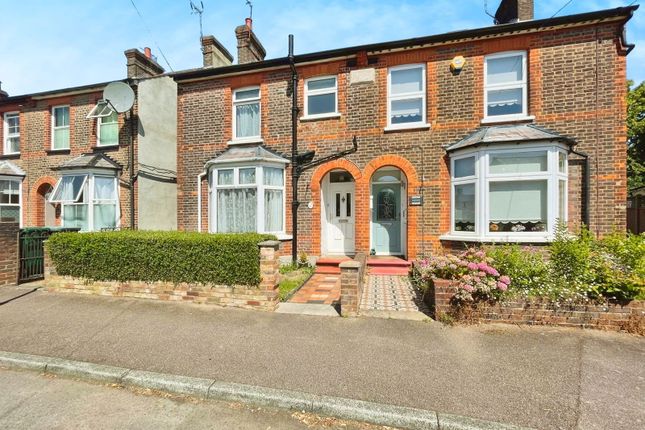 Marlin Square, Abbots Langley WD5 3 bed semi